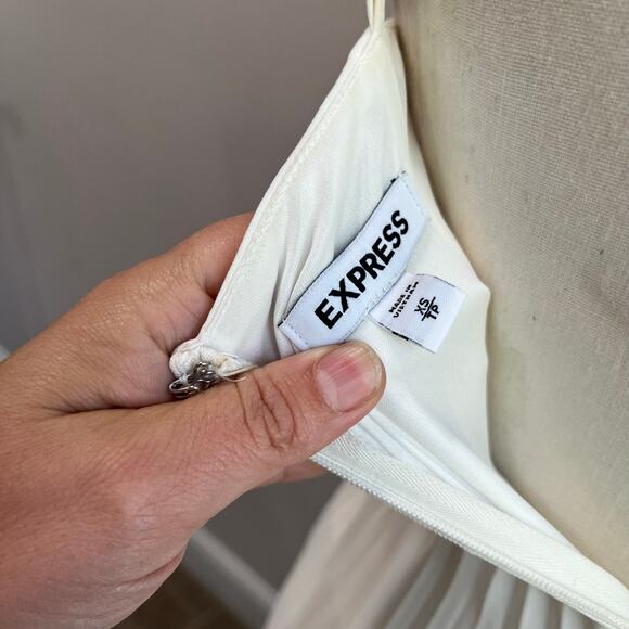 Express Colorblock Pleated Maxi Dress White Blue Ombre Evening Gown Sz XS - Picture 6 of 7